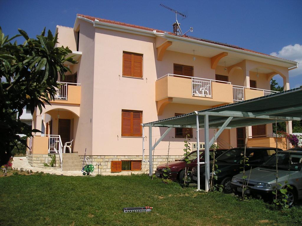 Apartments Vodopija 300M To The Beach Sveti Filip i Jakov Εξωτερικό φωτογραφία